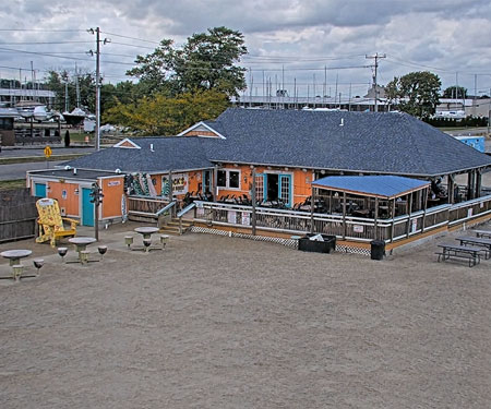 Dock's Beach House Bar & Grille Webcam, Lake Erie, Port Clinton, Ohio