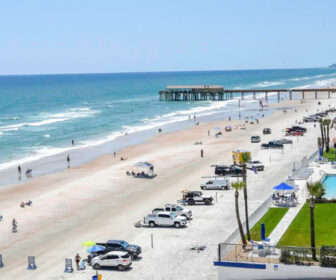 Dunlawton Ave Live Cam - Daytona Beach Shores, Florida